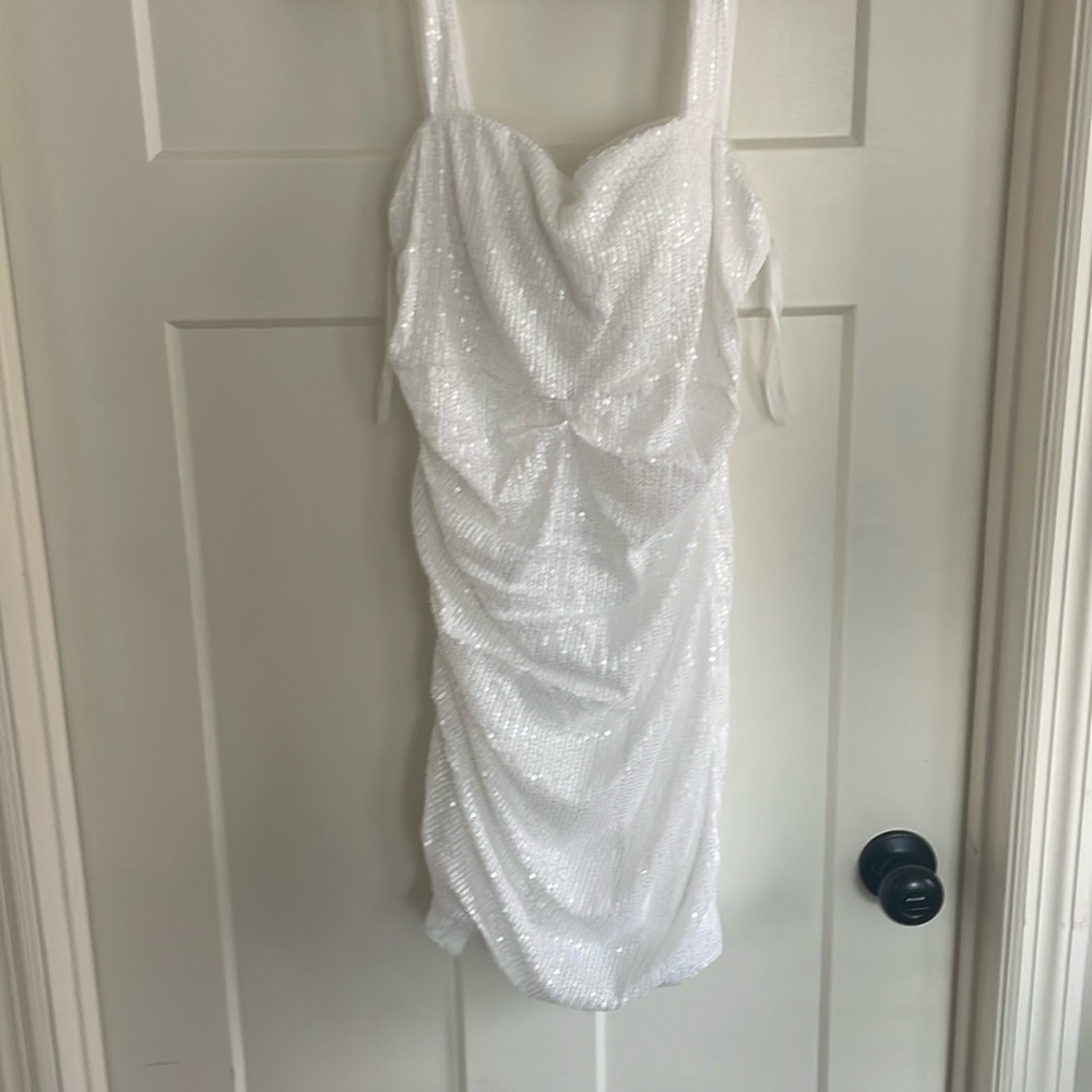 White sequin homecoming dress (Never Worn) $8 shipping
